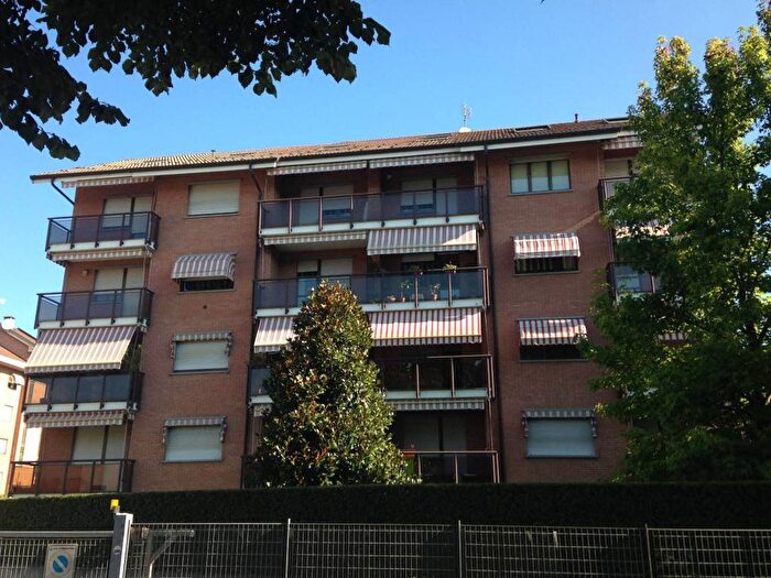 Appartamento trilocale in affitto in Via Arduino Iseppon, Venaria Reale