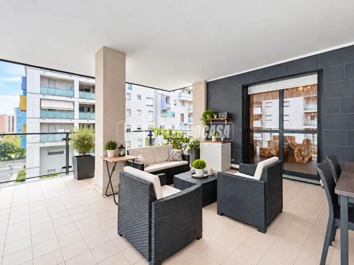 Appartamento trilocale in vendita in Via Vittorio Gassman Edificio, Milano