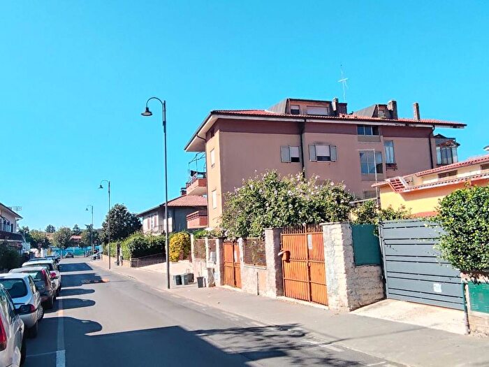 Appartamento trilocale in vendita in Via Tito Salvatori, Manziana