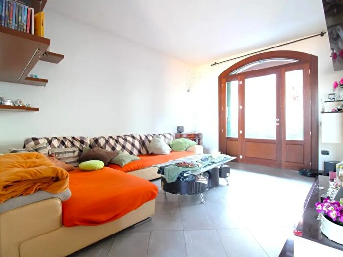 Casa con 5 locali in vendita in Via Montegibbio, Sassuolo