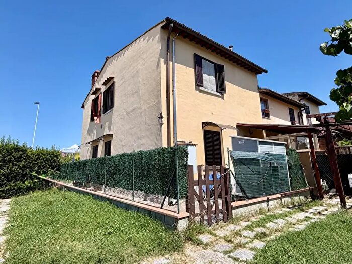Casa trilocale in vendita in Viale Nenni, Firenze