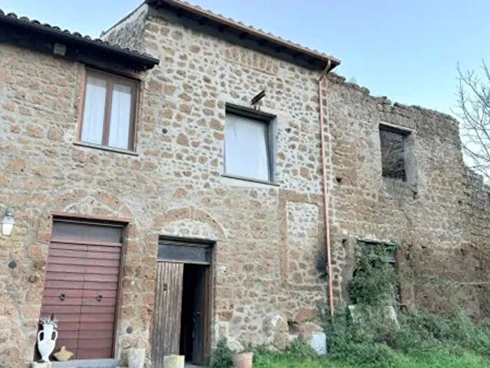 Casa trilocale in vendita in Via della Valle, Vejano