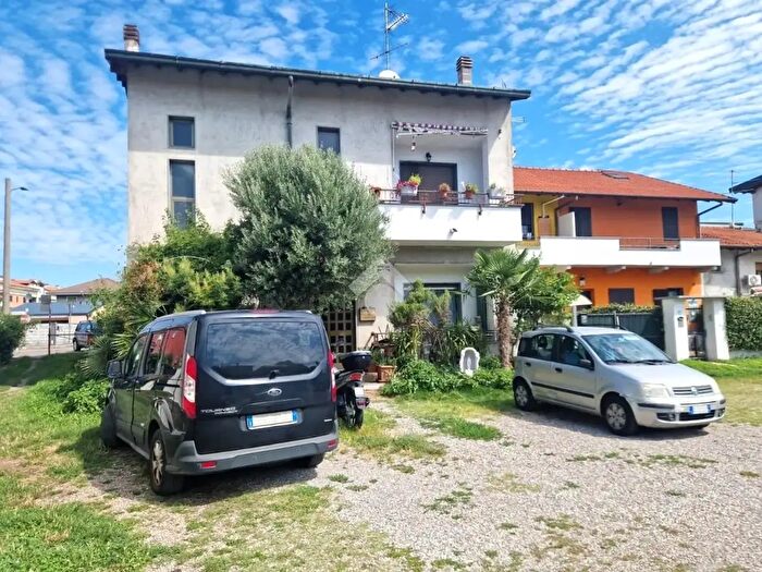 Appartamento quadrilocale in vendita in Via Cascina Biscia, Cesate