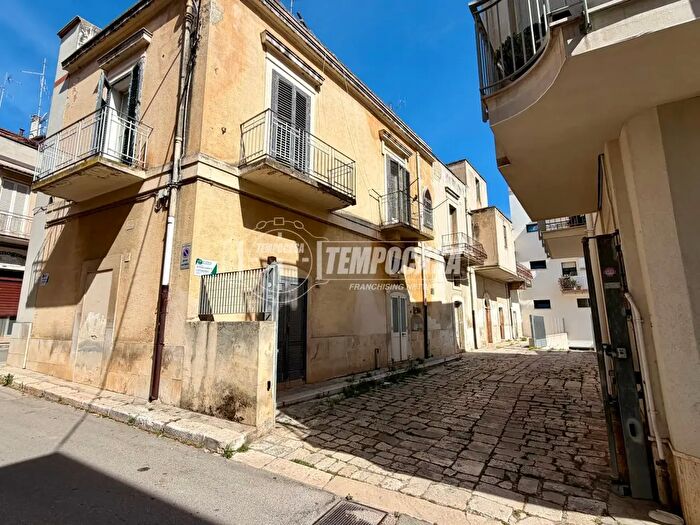 Casa trilocale in vendita in Via Giovanni Chiaia, Rutigliano