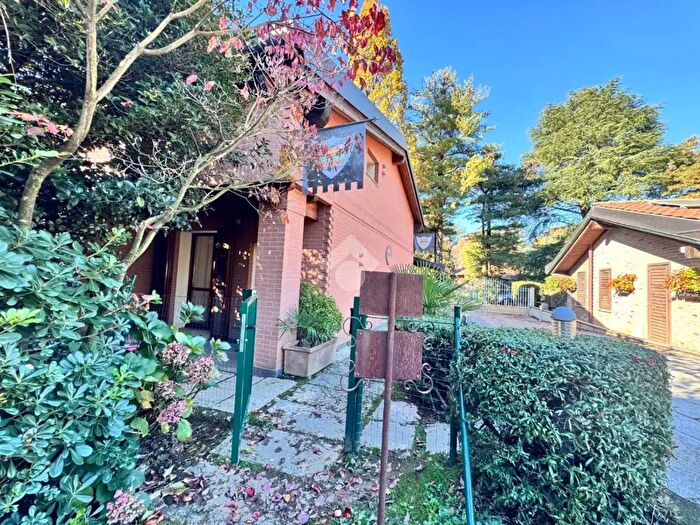 Appartamento bilocale in vendita in Via Respighi, Seregno