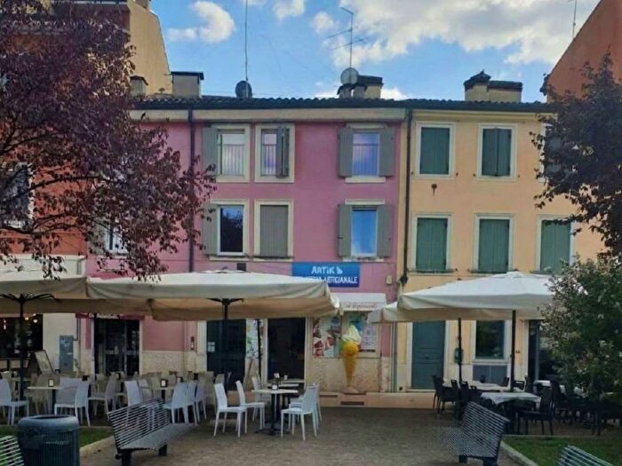 Appartamento bilocale in affitto in Piazza Corrubbio, San Zeno, Verona