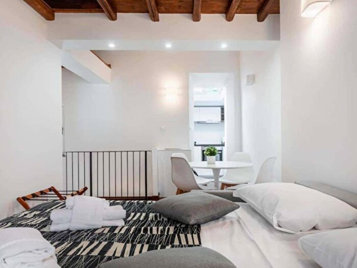 Appartamento bilocale in affitto in Via del Colosseo, Colle Oppio, Roma