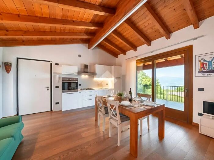 Appartamento bilocale in vendita in Via Zefirino Agostini, San Zeno Di Montagna