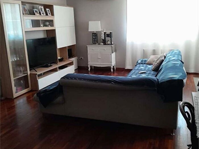 Appartamento quadrilocale in affitto in VIA MONTELLO, Montello, Varese