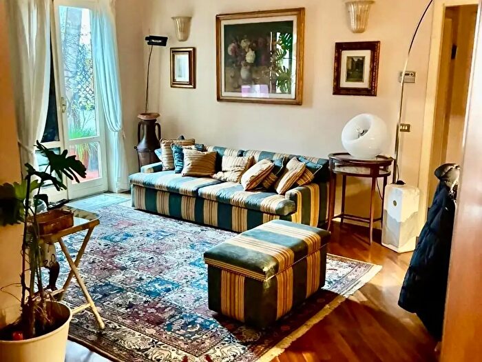 Appartamento quadrilocale in vendita in Ia Benedetto Croce, Prato