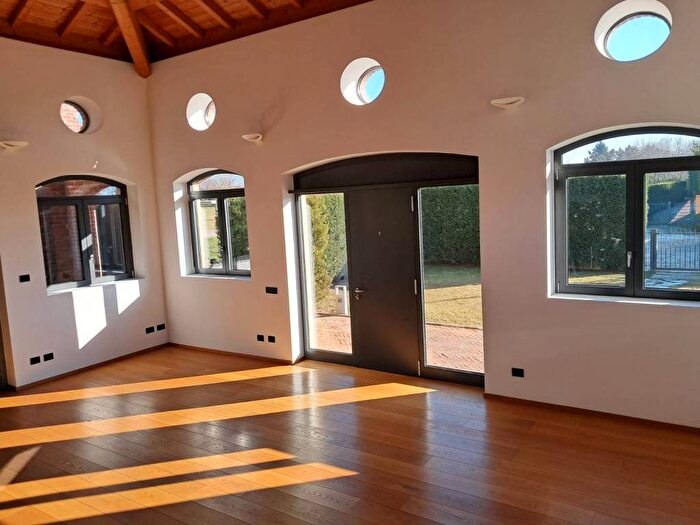 Casa con 5 locali in affitto in Piazzale Monsignor Luigi Giussani, Trivolzio