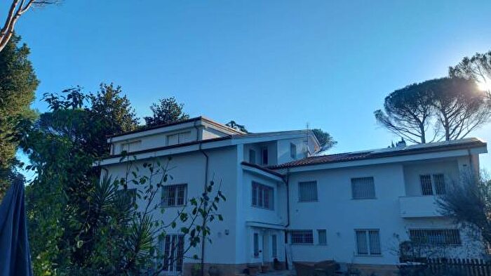 Appartamento con 6 locali in affitto in Via del Monte di Casa, Roma