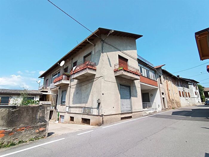 Casa con 10 locali in vendita in Borgomanero, Borgomanero