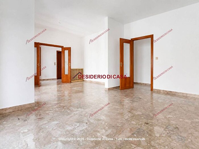 Appartamento quadrilocale in affitto in Via dell'Artigliere, Libertà Villabianca, Palermo