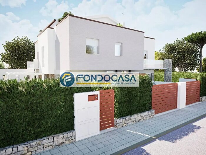 Casa con 5 locali in vendita in Via Adua, Camaiore