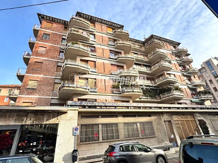 Appartamento con 6 locali in vendita in Via Pietro Volpi, Biella