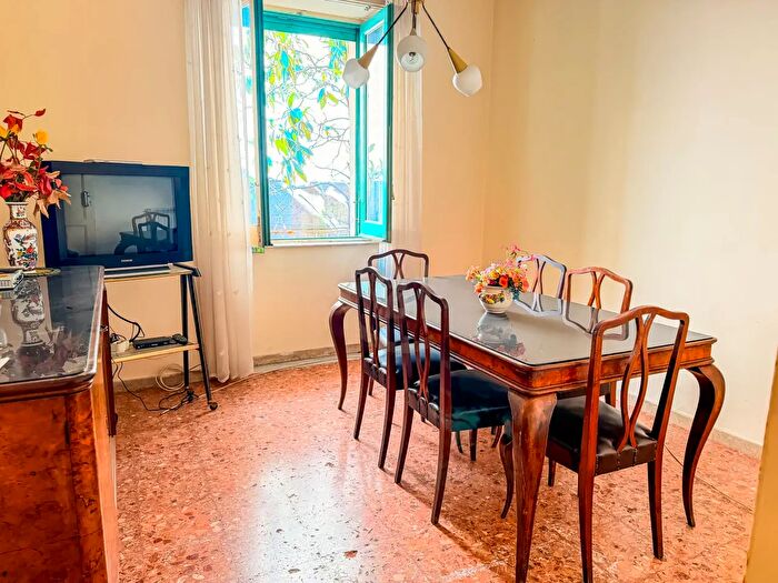 Appartamento con 5 locali in vendita in Acireale