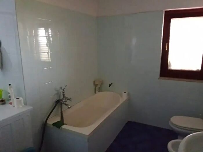 Casa con 9 locali in vendita in Via Capole, SantAngelo DAlife