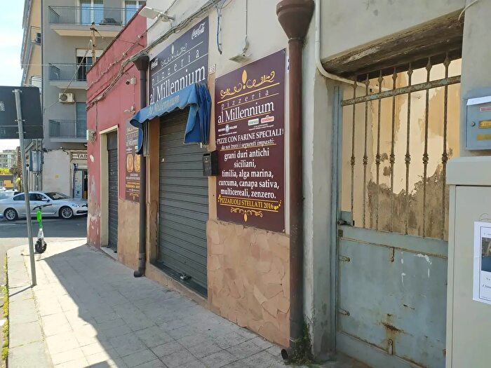 Appartamento con 8 locali in vendita in Catania