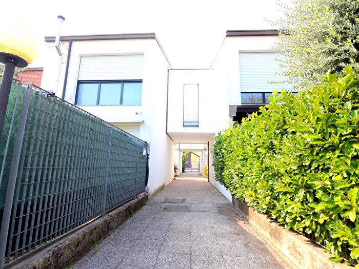 Casa quadrilocale in vendita in Via Filippo Meda, Beata Giuliana, Busto Arsizio