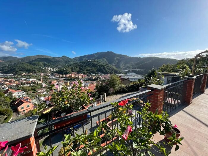 Appartamento con 7 locali in vendita in Casarza Ligure