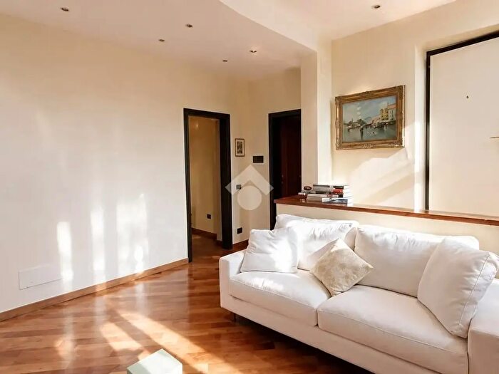 Appartamento trilocale in affitto in Via Ercole Ferrario, Milano