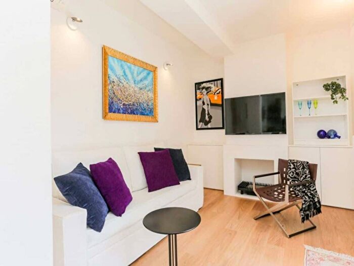 Appartamento bilocale in affitto in Via Angelo Morbelli, Amendola Buonarroti, Milano