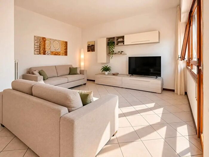 Appartamento con 5 locali in vendita in Pontedera