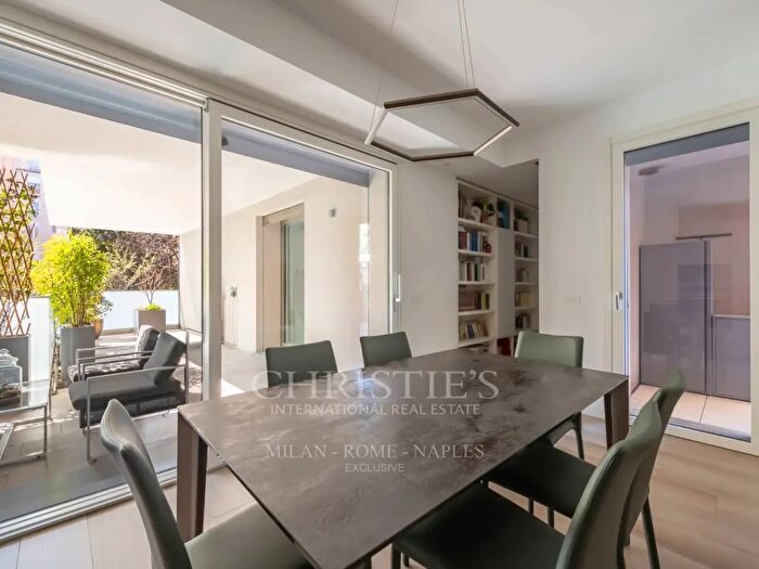 Appartamento trilocale in vendita in Via Domenico Cucchiari, Milano