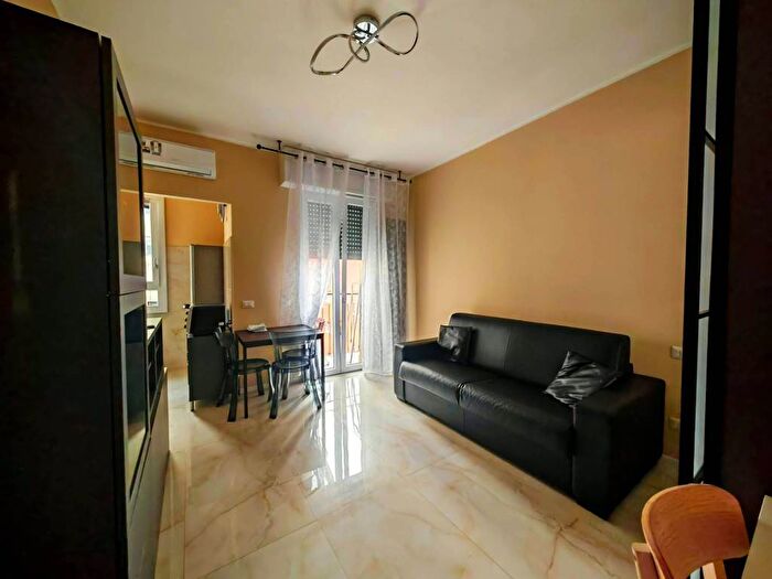 Appartamento monolocale in affitto in Via Giacomo Zanella, Argonne Corsica, Milano