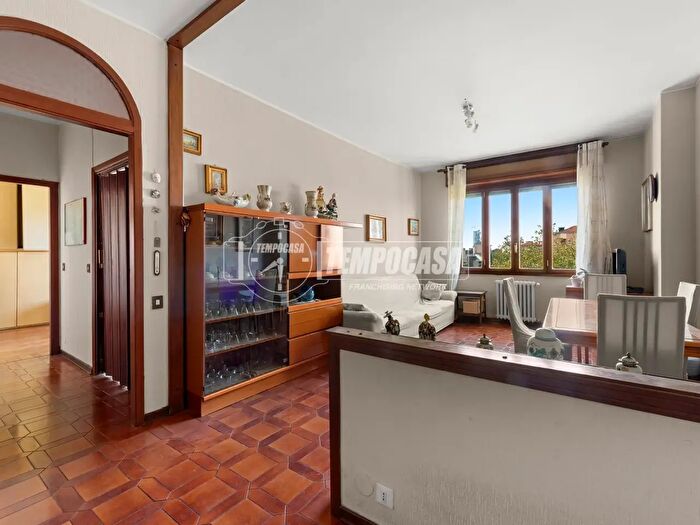 Appartamento trilocale in vendita in Piazzale Vincenzo Cuoco, Milano
