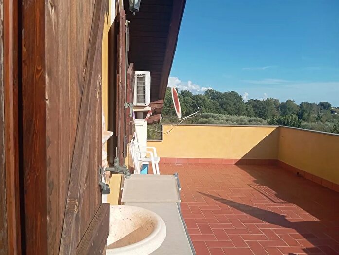 Appartamento trilocale in vendita in Via Riserva della Bandita, Lanuvio