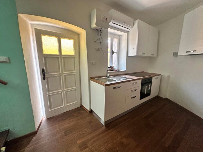 Casa bilocale in vendita in Sarzana