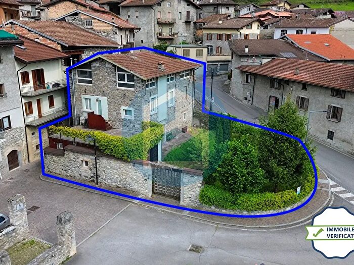 Casa con 7 locali in vendita in Via Brenti, Braone