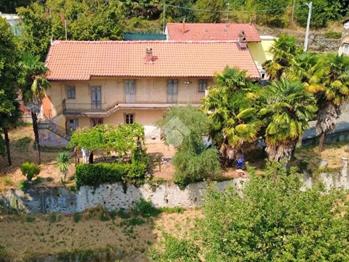 Casa con 6 locali in vendita in Via Braida, Almese