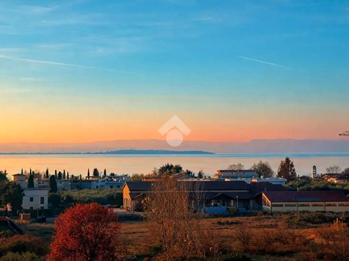 Casa con 6 locali in vendita in Località Pissarole, Lazise