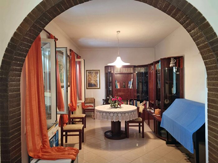 Casa con 7 locali in vendita in Capro, Bevagna