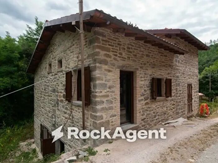 Casa con 5 locali in vendita in Apecchio