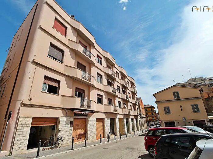 Appartamento con 8 locali in vendita in Via Elio Fileni, San Benedetto Del Tronto