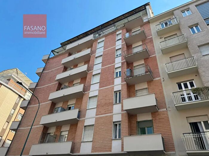 Appartamento trilocale in vendita in Via San Marino, Torino