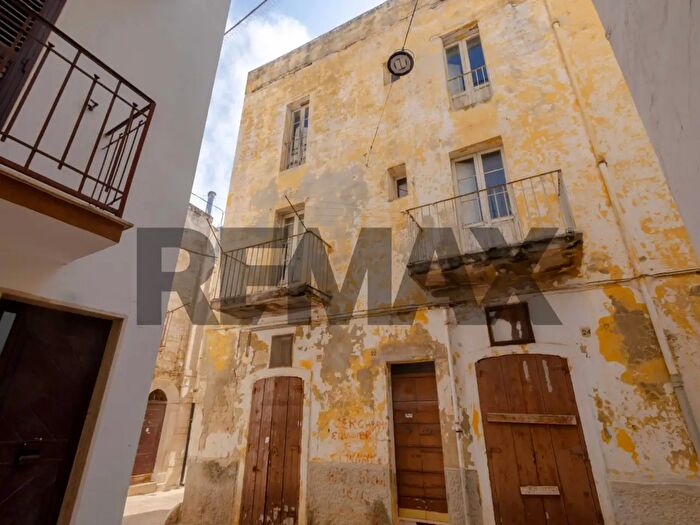 Casa con 6 locali in vendita in Via Pansini, Mola Di Bari