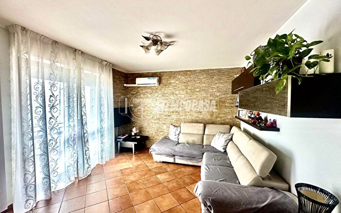 Appartamento trilocale in vendita in Via Alberelle, Rozzano