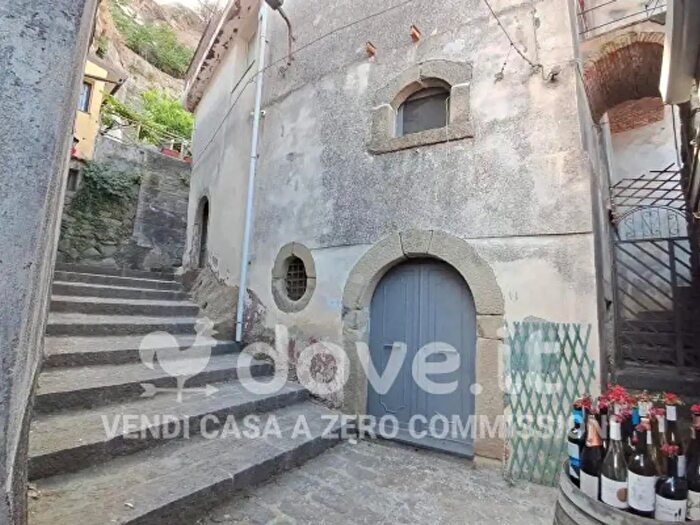 Appartamento con 5 locali in vendita in Via Maggiore Baracca, Castiglione Di Sicilia