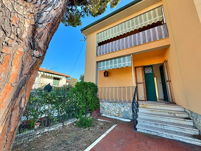 Appartamento con 5 locali in vendita in Pisa