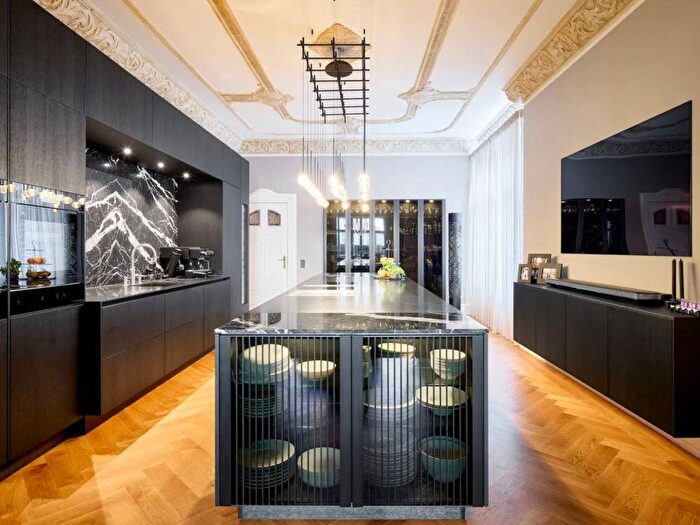 Appartamento trilocale in affitto in Via Fiori Chiari, Brera, Milano