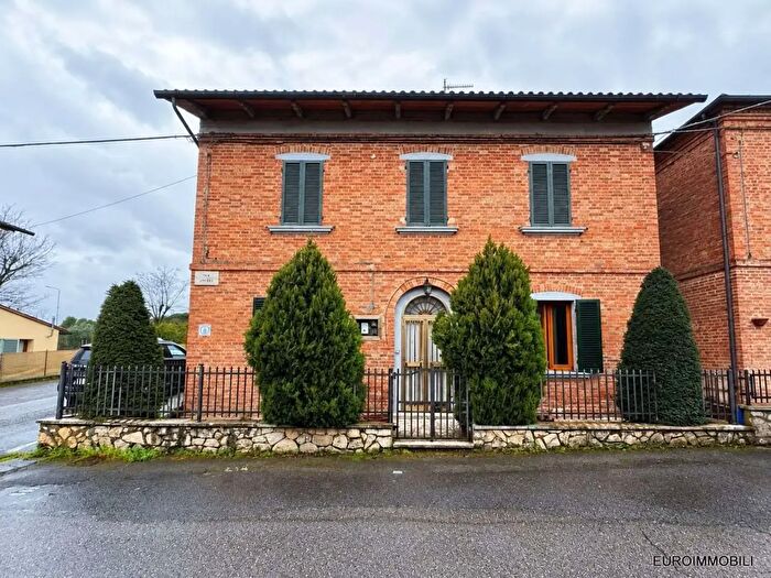 Casa con 8 locali in vendita in Stazione, Montepulciano