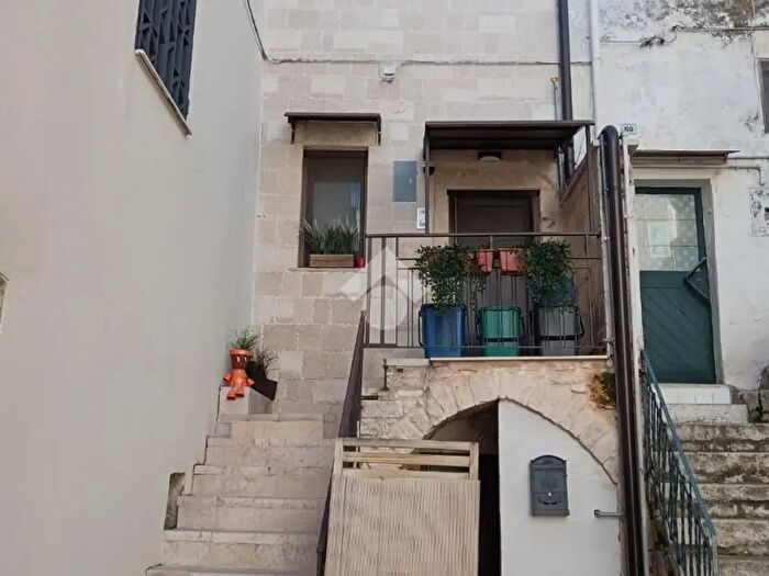 Casa quadrilocale in vendita in Via Roma, Cassano Delle Murge