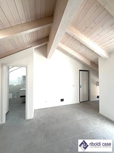 Appartamento trilocale in vendita in Seregno