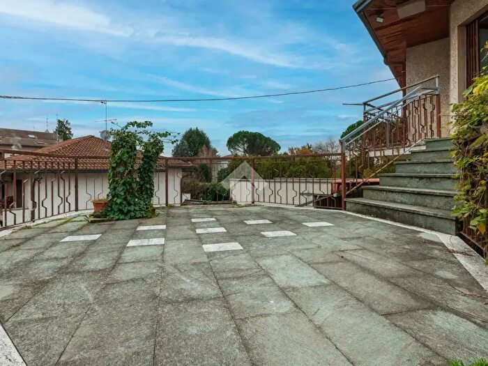 Casa trilocale in vendita in Via Arno, Gorla Minore