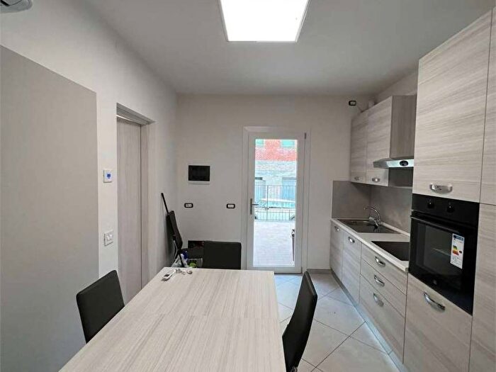 Appartamento trilocale in affitto in Via isonzo, Centro, Vignola